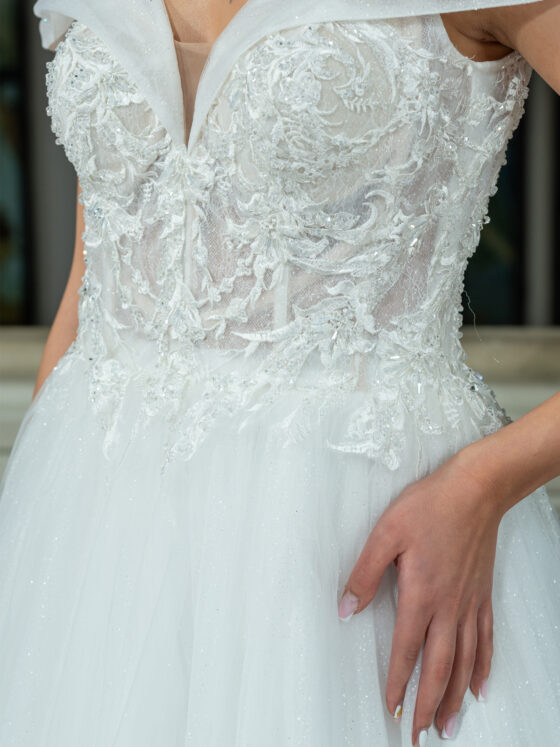 Rochie de mireasa tip Printesa, corset din cristale cu manseta, fusta cu trena din tulle cu sclipici - 5206